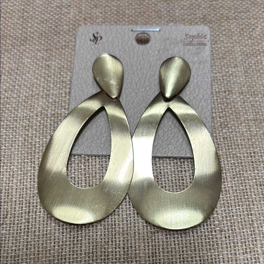 Gold Teardrop Earrings
